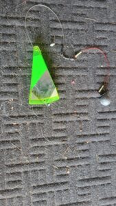 Rigging up for Buoy 10 with a triangle flasher